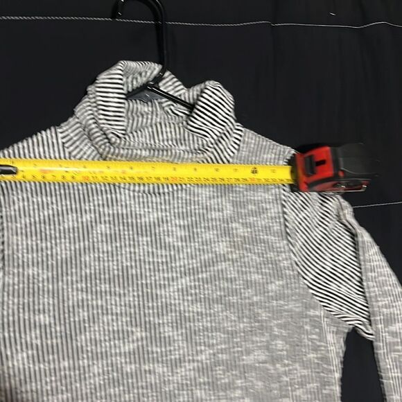 Midi dress with long sleeves - Picture 12 of 13